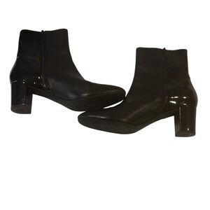 Donald J Pliner Black Jia Two Tone Matte & Patent Back Block Heeled Boots 10M